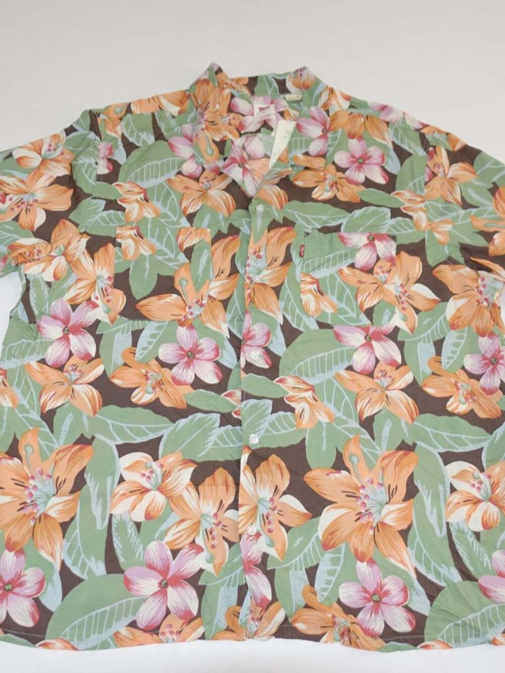 Levi's Men's Hawaiian Shirt Size XL NWT Short Sleeves Floral Print Relaxed Fit